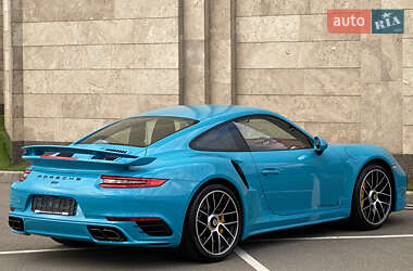 Купе Porsche 911 2016 в 