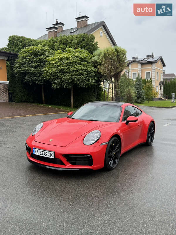 Купе Porsche 911 2022 в 