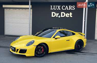 Купе Porsche 911 2017 в 