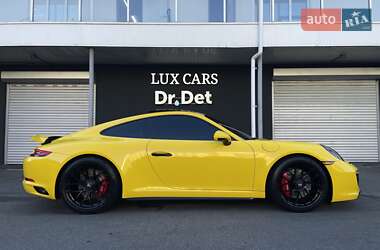 Купе Porsche 911 2017 в 