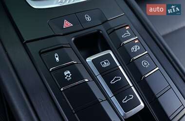 Купе Porsche 911 2017 в 