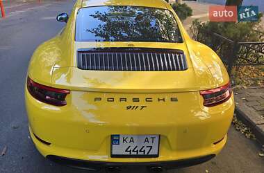 Купе Porsche 911 2018 в 