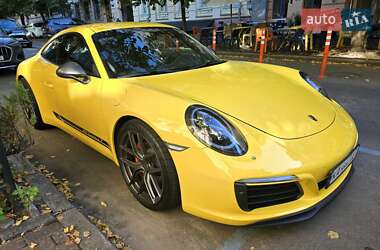Купе Porsche 911 2018 в 
