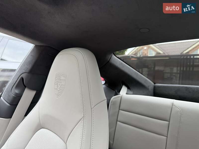 Купе Porsche 911 2023 в Львове