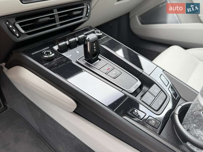 Купе Porsche 911 2023 в Львове