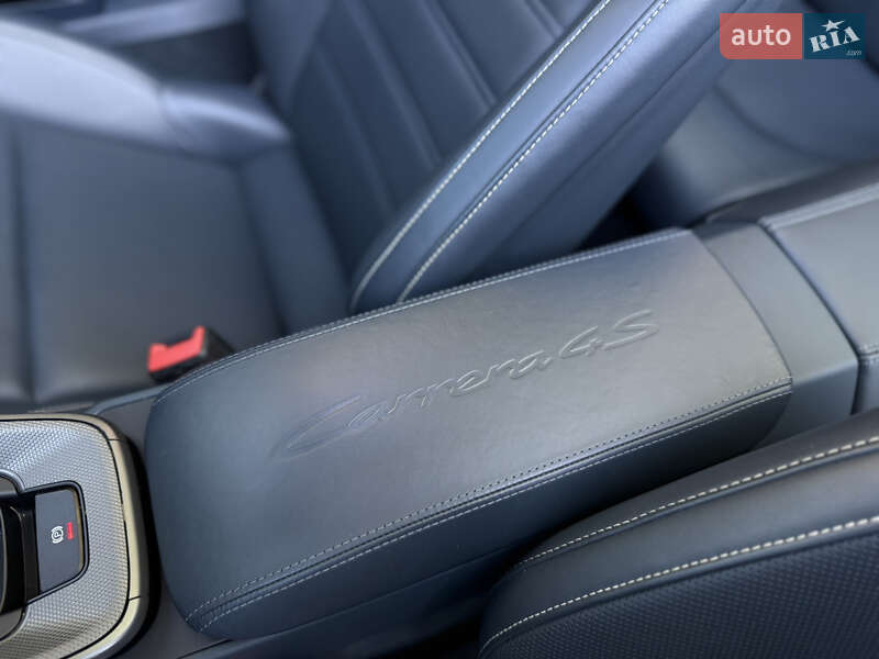Кабриолет Porsche 911 2022 в Львове