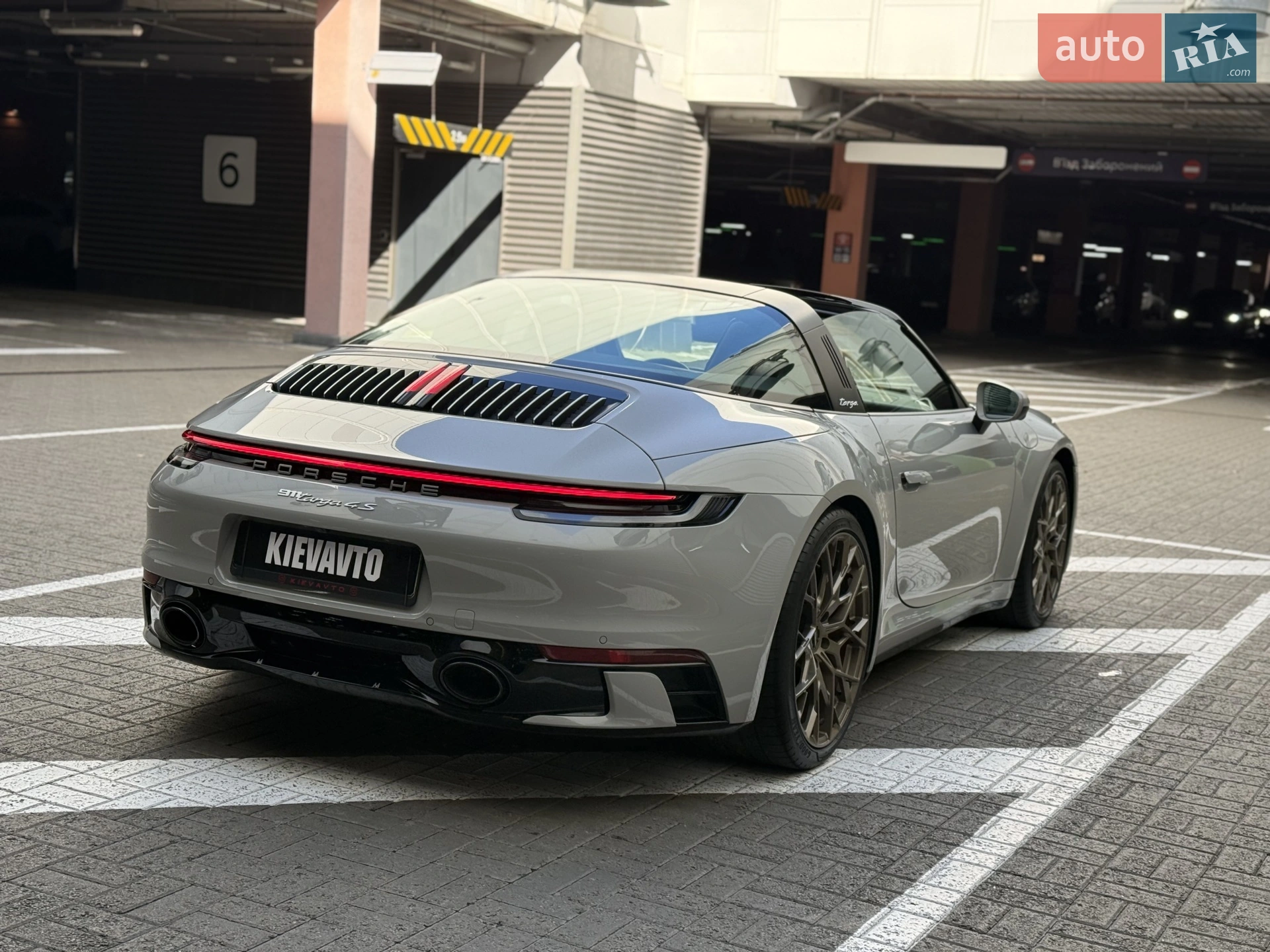2023 Porsche 911 - мініатюра 3