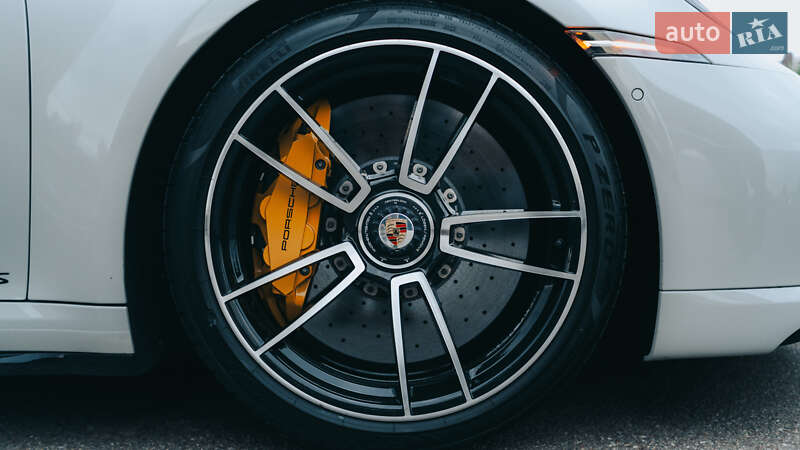 Кабріолет Porsche 911 2022 в Києві