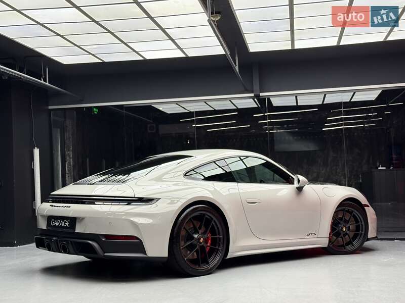 Купе Porsche 911 2025 в Києві фото 17 Купе Porsche 911 2025 в Києві