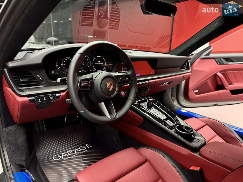 Купе Porsche 911 2025 в Києві фото 27 Купе Porsche 911 2025 в Києві