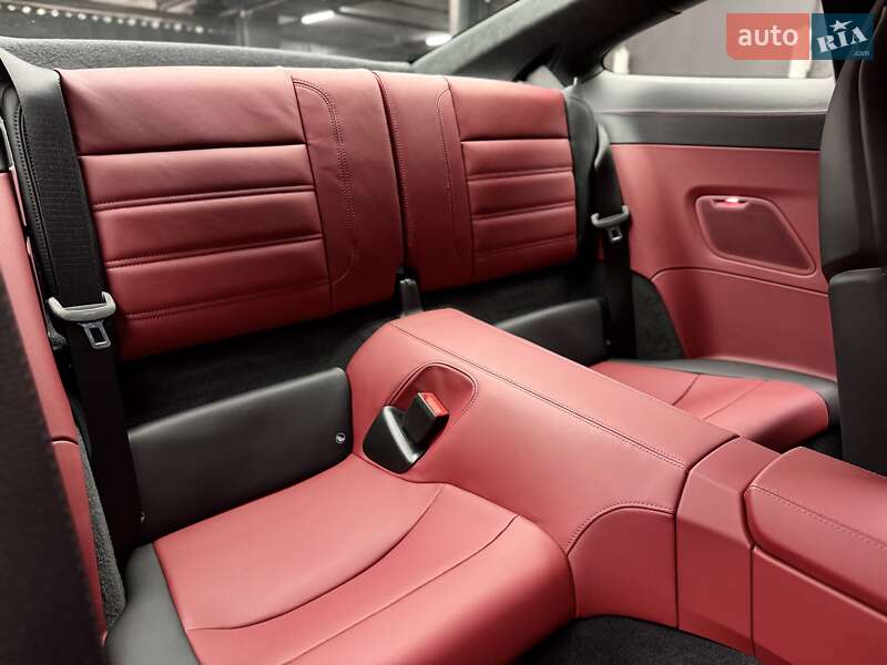 Купе Porsche 911 2025 в Києві фото 44 Купе Porsche 911 2025 в Києві