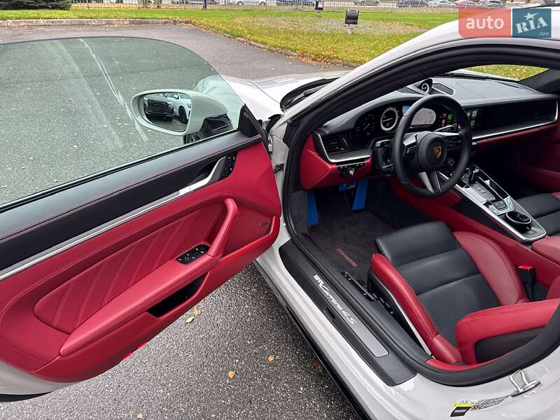 Купе Porsche 911 2024 в Києві фото 25 Купе Porsche 911 2024 в Києві