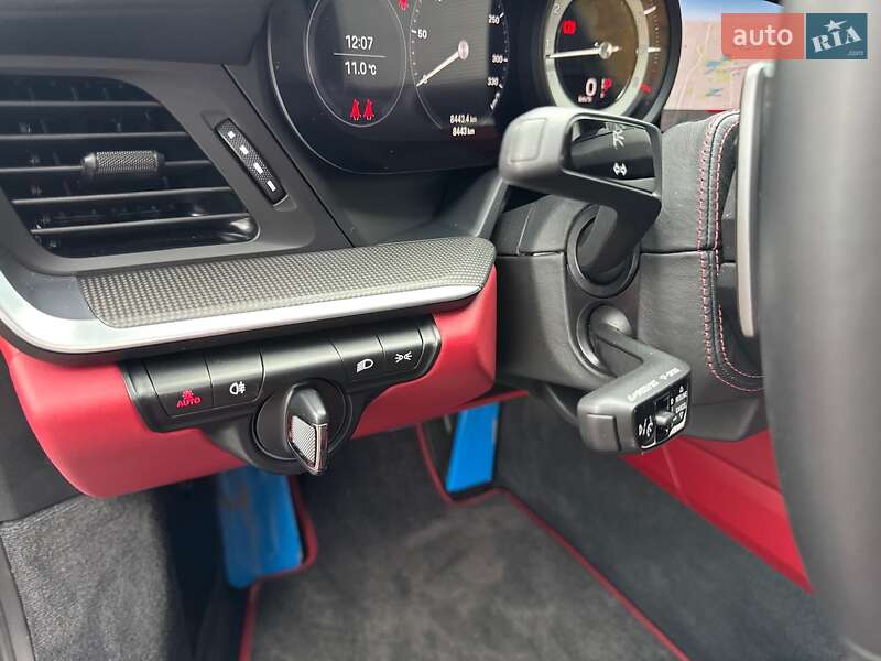 Купе Porsche 911 2024 в Києві фото 36 Купе Porsche 911 2024 в Києві