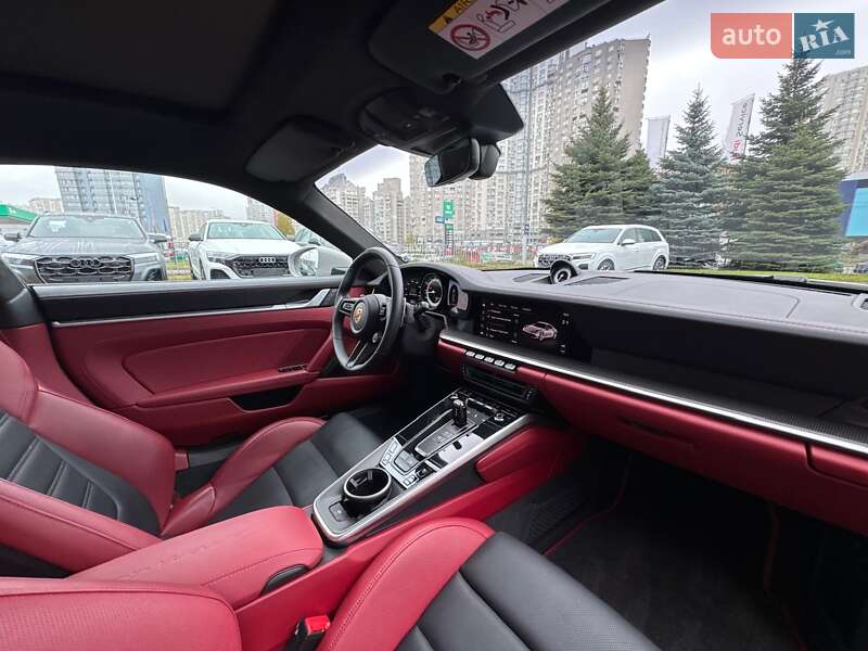 Купе Porsche 911 2024 в Києві фото 84 Купе Porsche 911 2024 в Києві