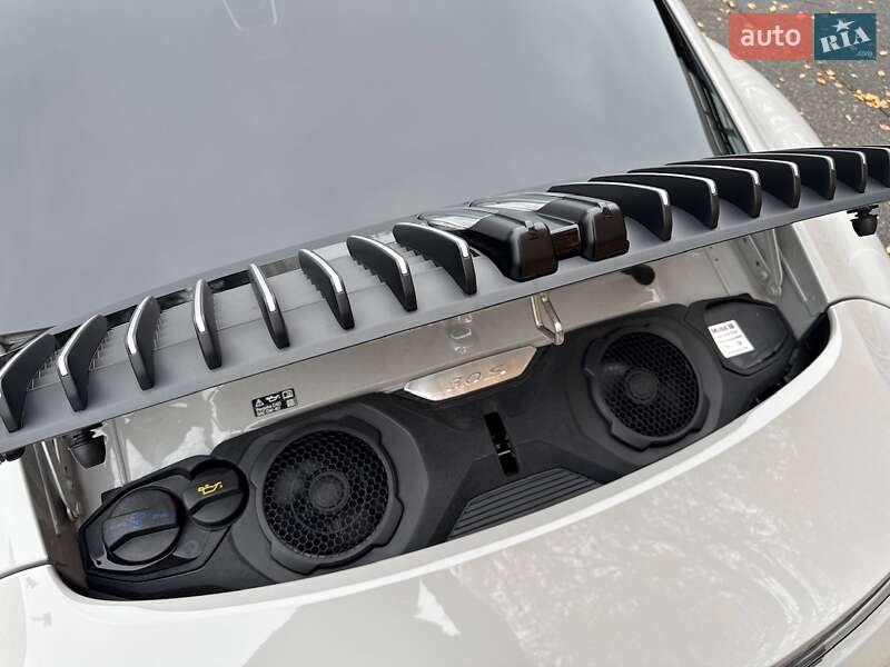 Купе Porsche 911 2024 в Києві фото 14 Купе Porsche 911 2024 в Києві