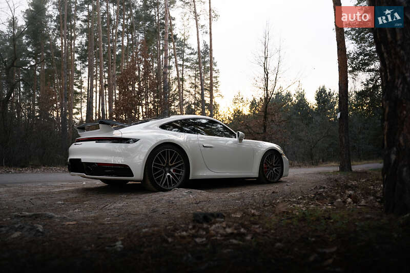 Купе Porsche 911 2022 в Киеве фото 13 Купе Porsche 911 2022 в Киеве