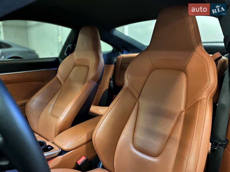 Купе Porsche 911 2025 в Киеве
