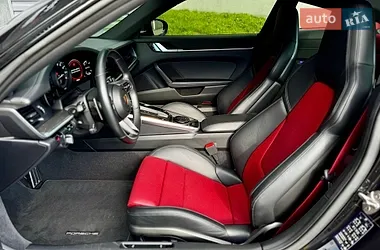 Porsche 911 2021