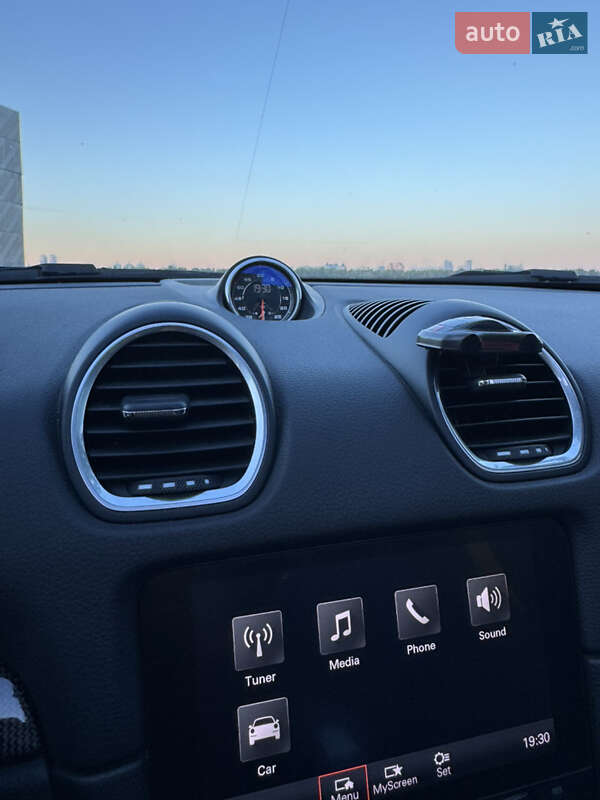 Родстер Porsche Boxster 2020 в Киеве