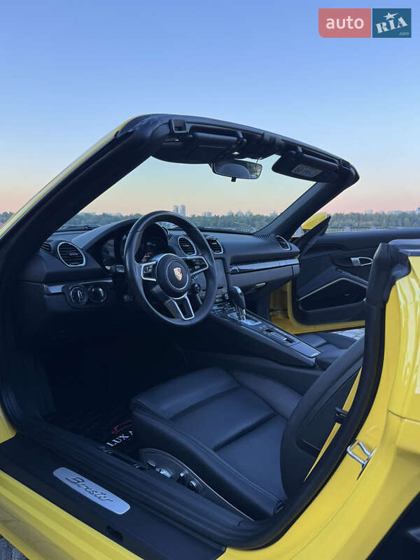 Родстер Porsche Boxster 2020 в Киеве