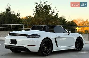 Родстер Porsche Boxster 2018 в 