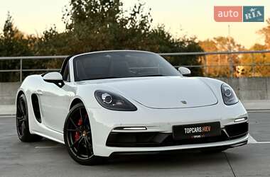 Родстер Porsche Boxster 2018 в 