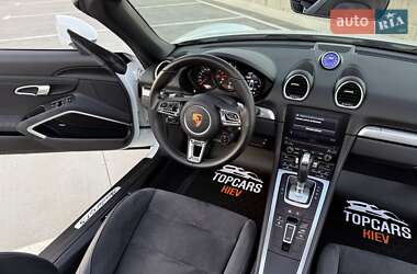 Родстер Porsche Boxster 2018 в 