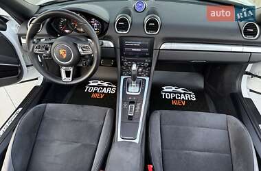 Родстер Porsche Boxster 2018 в 