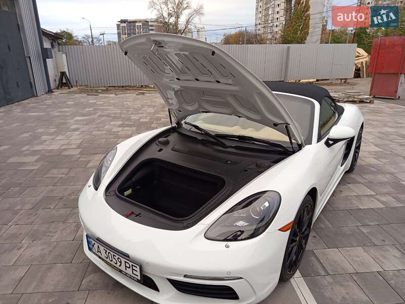 Родстер Porsche Boxster 2016 в Киеве