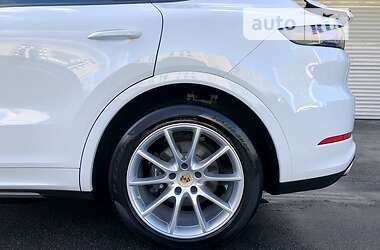 Позашляховик / Кросовер Porsche Cayenne Coupe 2019 в 