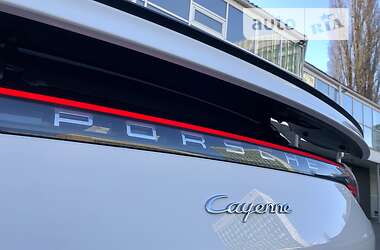 Позашляховик / Кросовер Porsche Cayenne Coupe 2019 в 