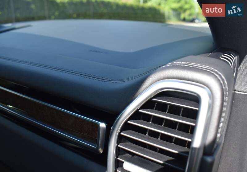 Внедорожник / Кроссовер Porsche Cayenne Coupe 2019 в Киеве фото 16 Внедорожник / Кроссовер Porsche Cayenne Coupe 2019 в Киеве