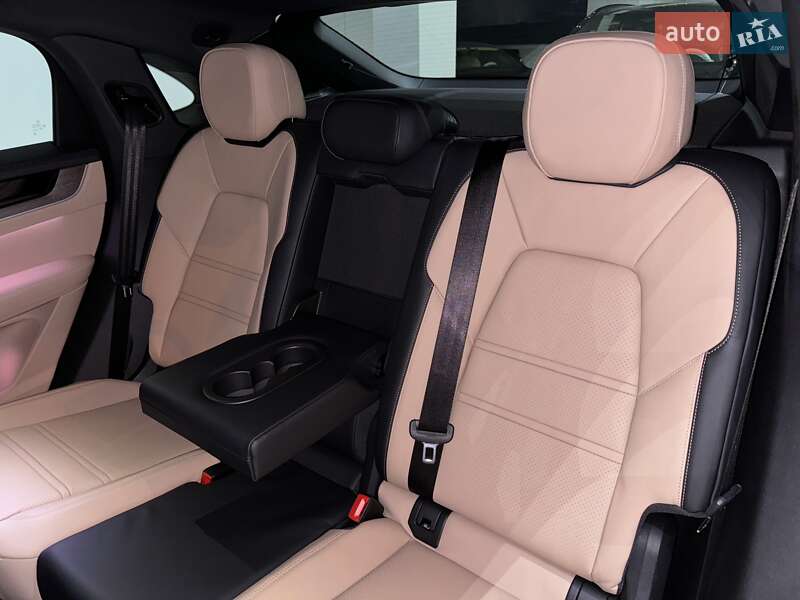Внедорожник / Кроссовер Porsche Cayenne Coupe 2023 в Одессе