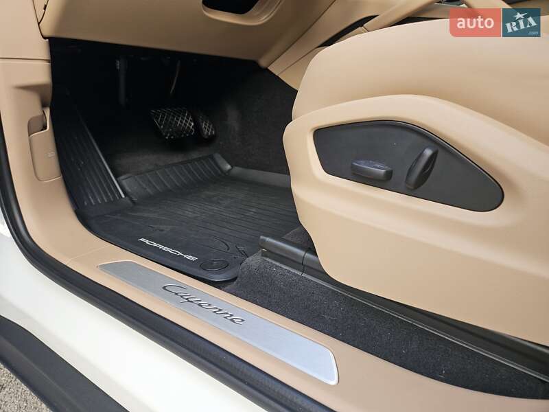 Внедорожник / Кроссовер Porsche Cayenne Coupe 2021 в Днепре