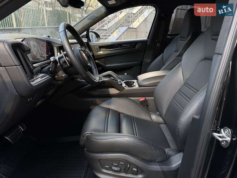 Внедорожник / Кроссовер Porsche Cayenne Coupe 2023 в Киеве