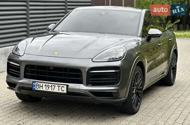 Позашляховик / Кросовер Porsche Cayenne Coupe 2021 в 