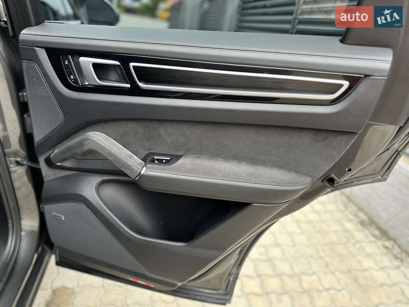 Позашляховик / Кросовер Porsche Cayenne Coupe 2021 в Одесі