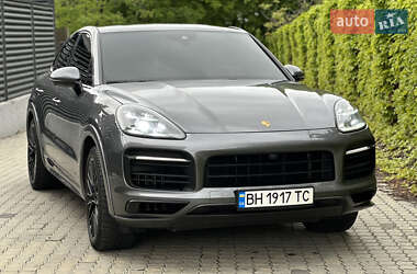 Позашляховик / Кросовер Porsche Cayenne Coupe 2021 в 
