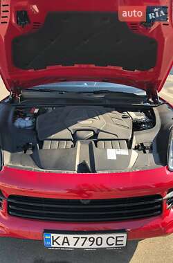 Внедорожник / Кроссовер Porsche Cayenne Coupe 2021 в 