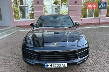 Внедорожник / Кроссовер Porsche Cayenne Coupe 2021 в 