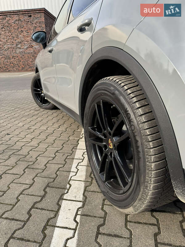 Внедорожник / Кроссовер Porsche Cayenne Coupe 2020 в Киеве
