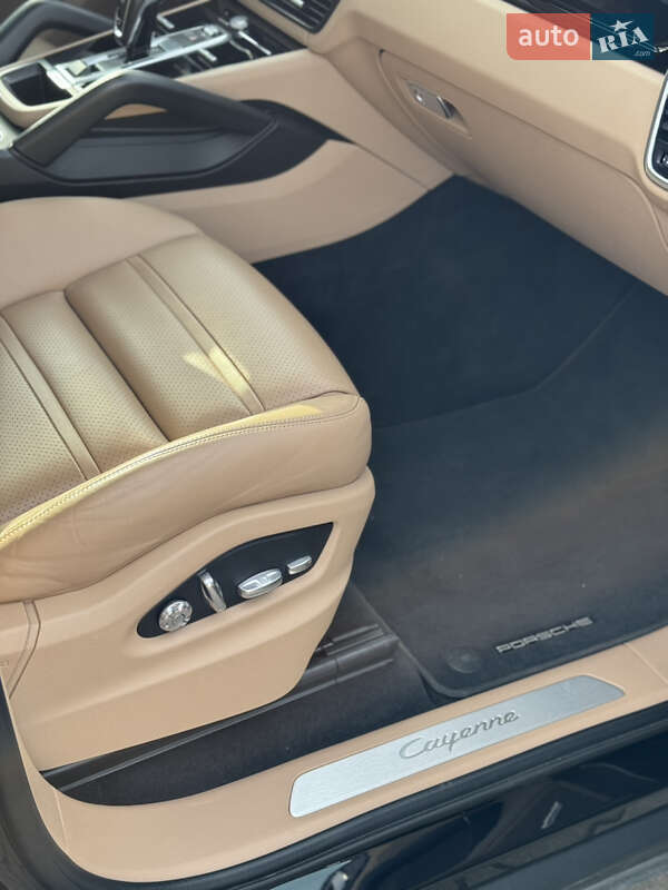 Внедорожник / Кроссовер Porsche Cayenne Coupe 2020 в Киеве