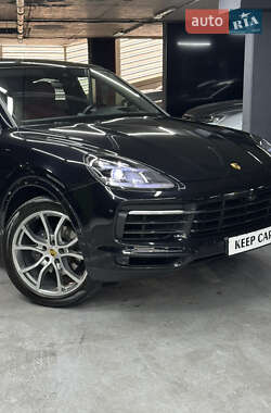 Позашляховик / Кросовер Porsche Cayenne Coupe 2021 в 