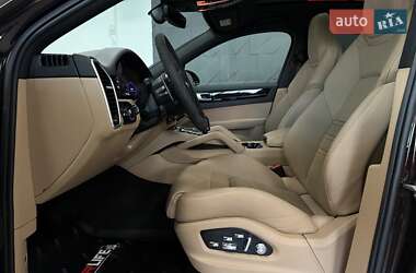 Внедорожник / Кроссовер Porsche Cayenne Coupe 2021 в 