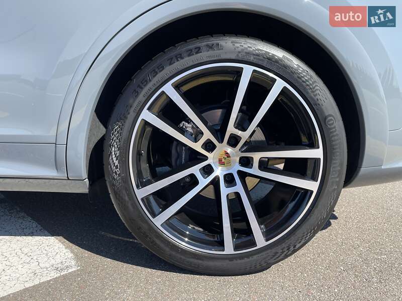 Позашляховик / Кросовер Porsche Cayenne Coupe 2024 в Києві