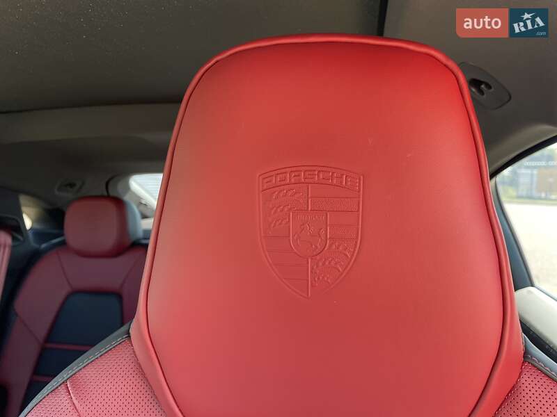 Позашляховик / Кросовер Porsche Cayenne Coupe 2024 в Києві