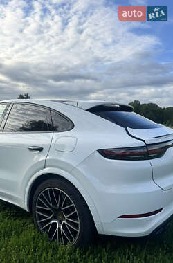 Позашляховик / Кросовер Porsche Cayenne Coupe 2020 в 