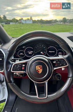 Позашляховик / Кросовер Porsche Cayenne Coupe 2020 в 