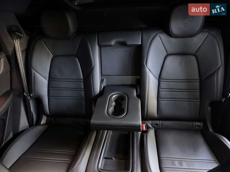 Внедорожник / Кроссовер Porsche Cayenne Coupe 2023 в Одессе