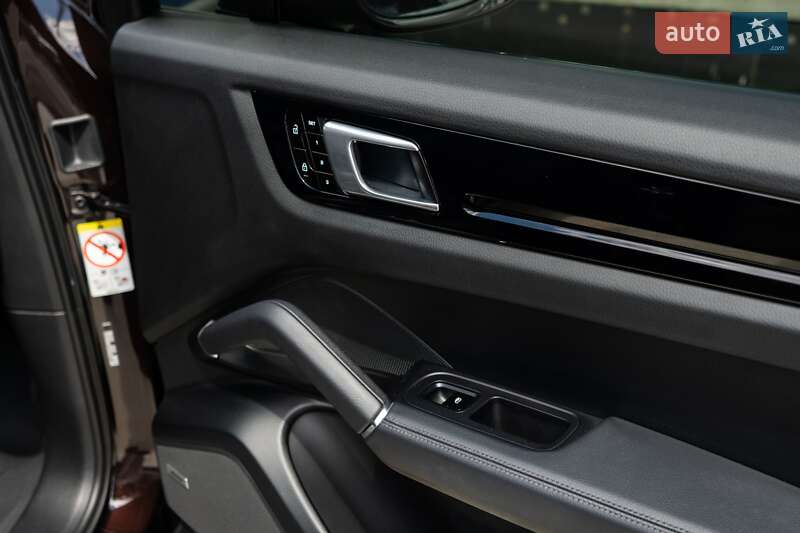 Внедорожник / Кроссовер Porsche Cayenne Coupe 2019 в Киеве